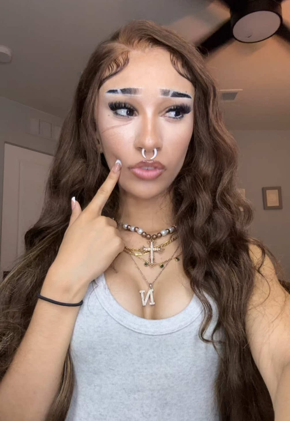 @🧛🏼&zwj;♀️