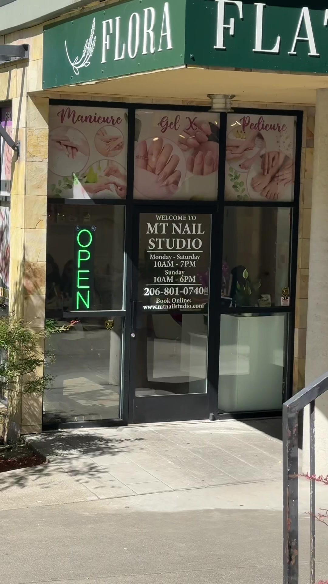 @bee 🐝 | seattle creator