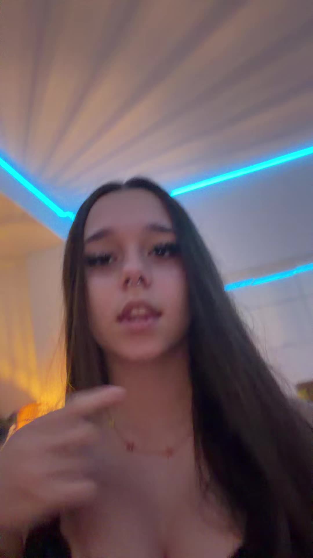 @vicky