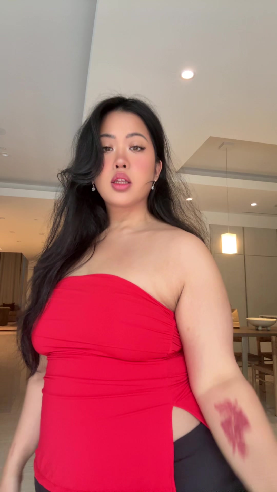 @Bella