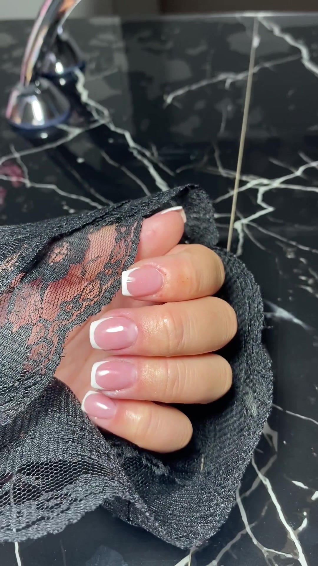 @larisagerox