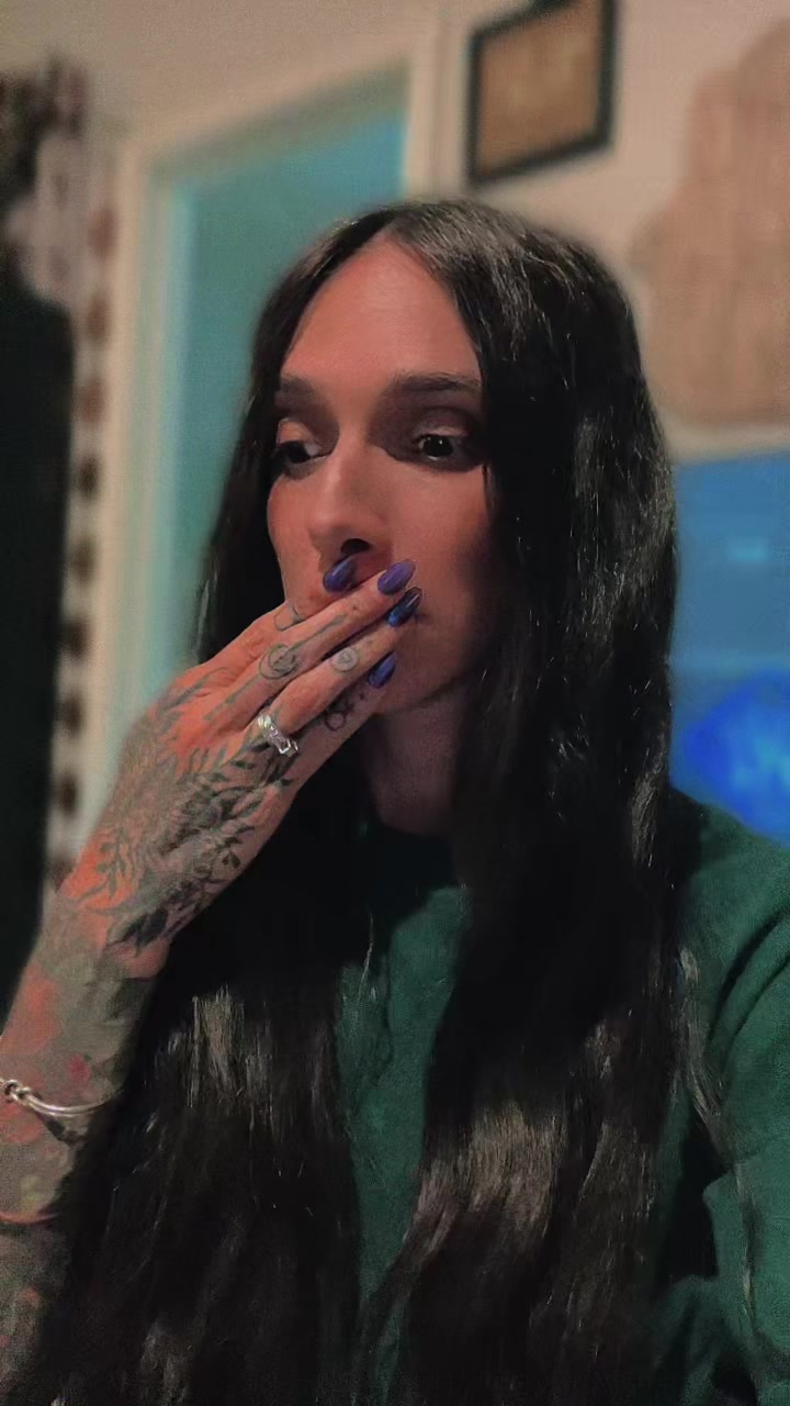 @Holly_Love