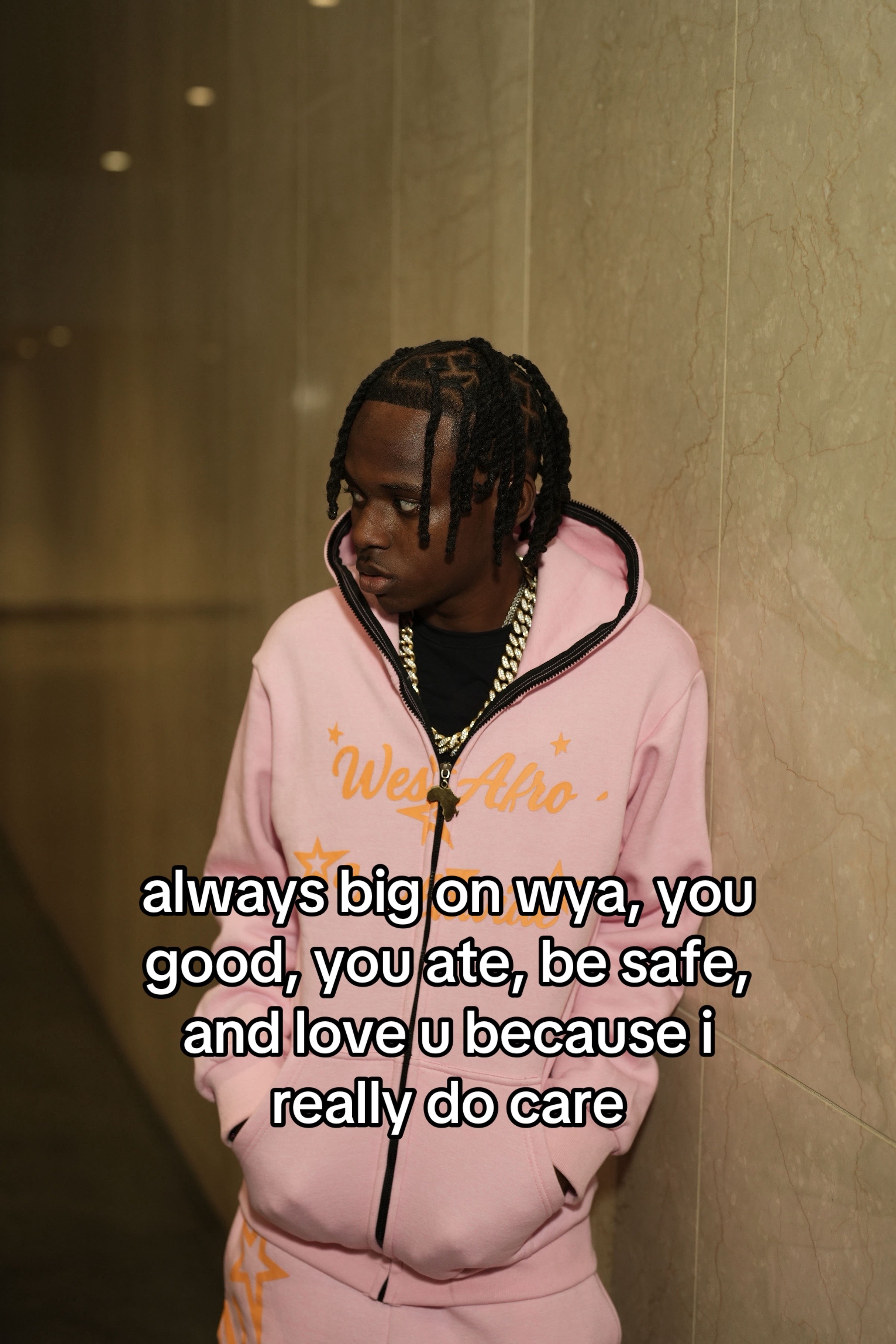 @🧑🏾&zwj;🚀 ⃟⃟⃟