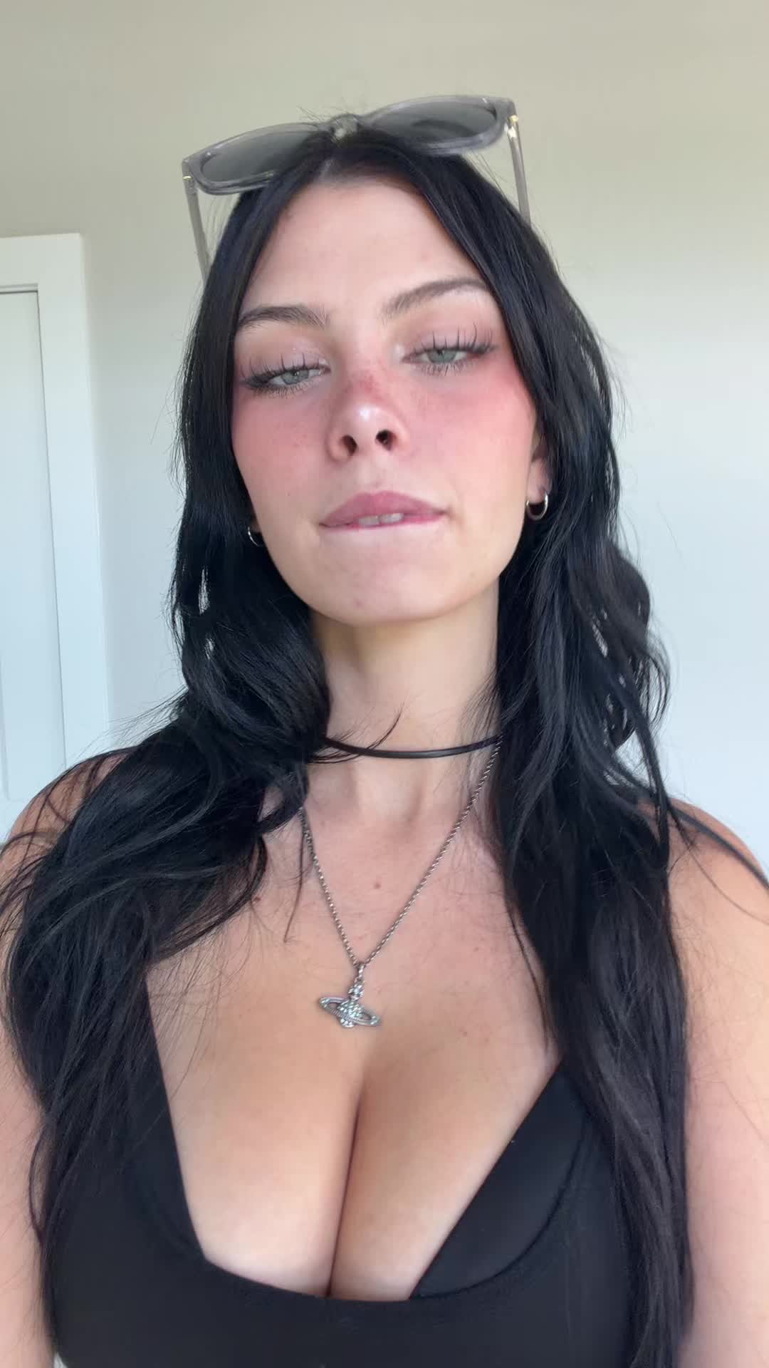 @aviva_foxx