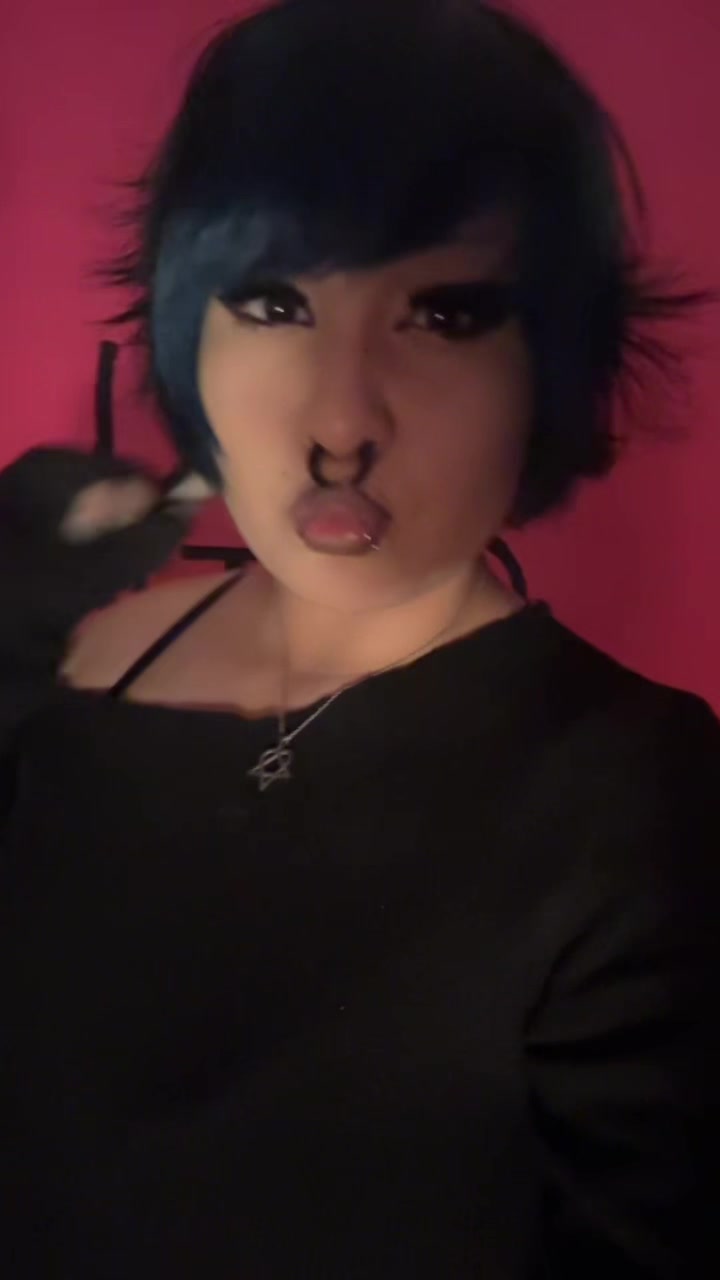 @𝔞𝔡𝔯𝔦𝔢𝔫𝔫𝔢