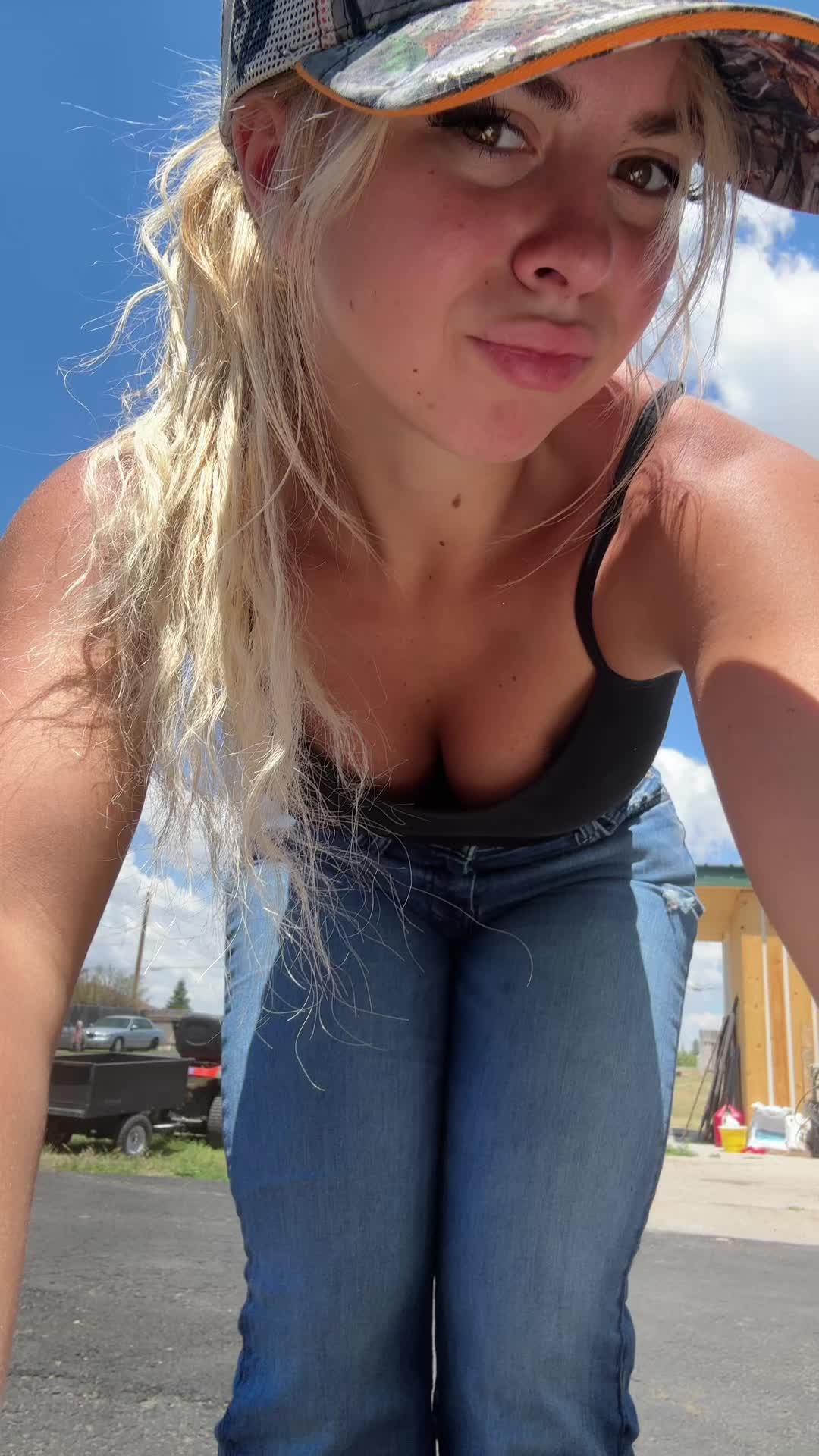 @Valianna Rose