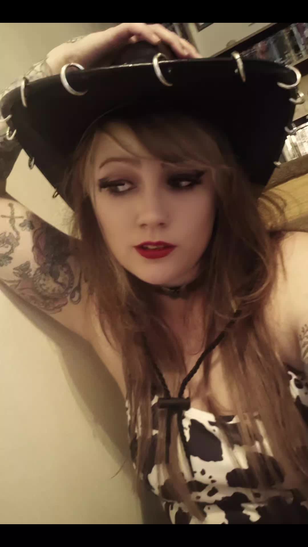 @HayleyCakes