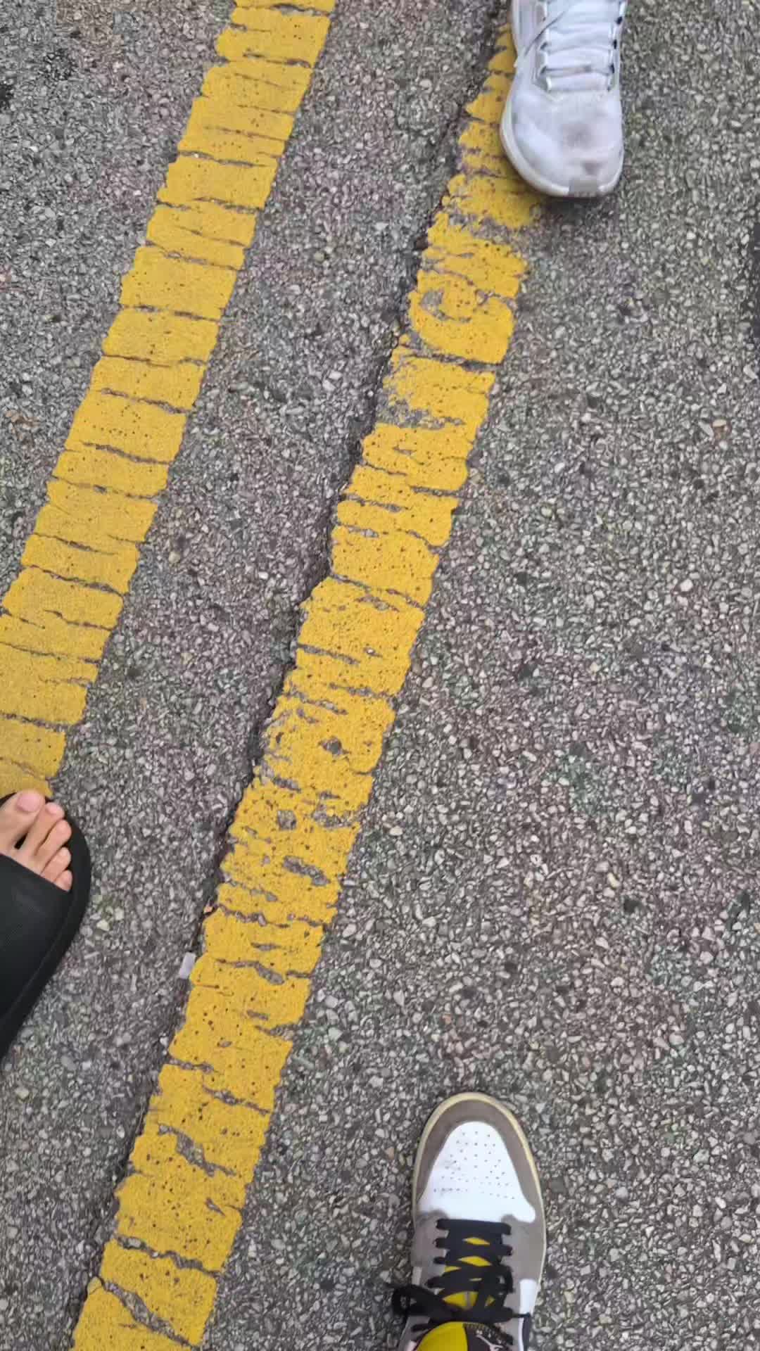 @𖣂