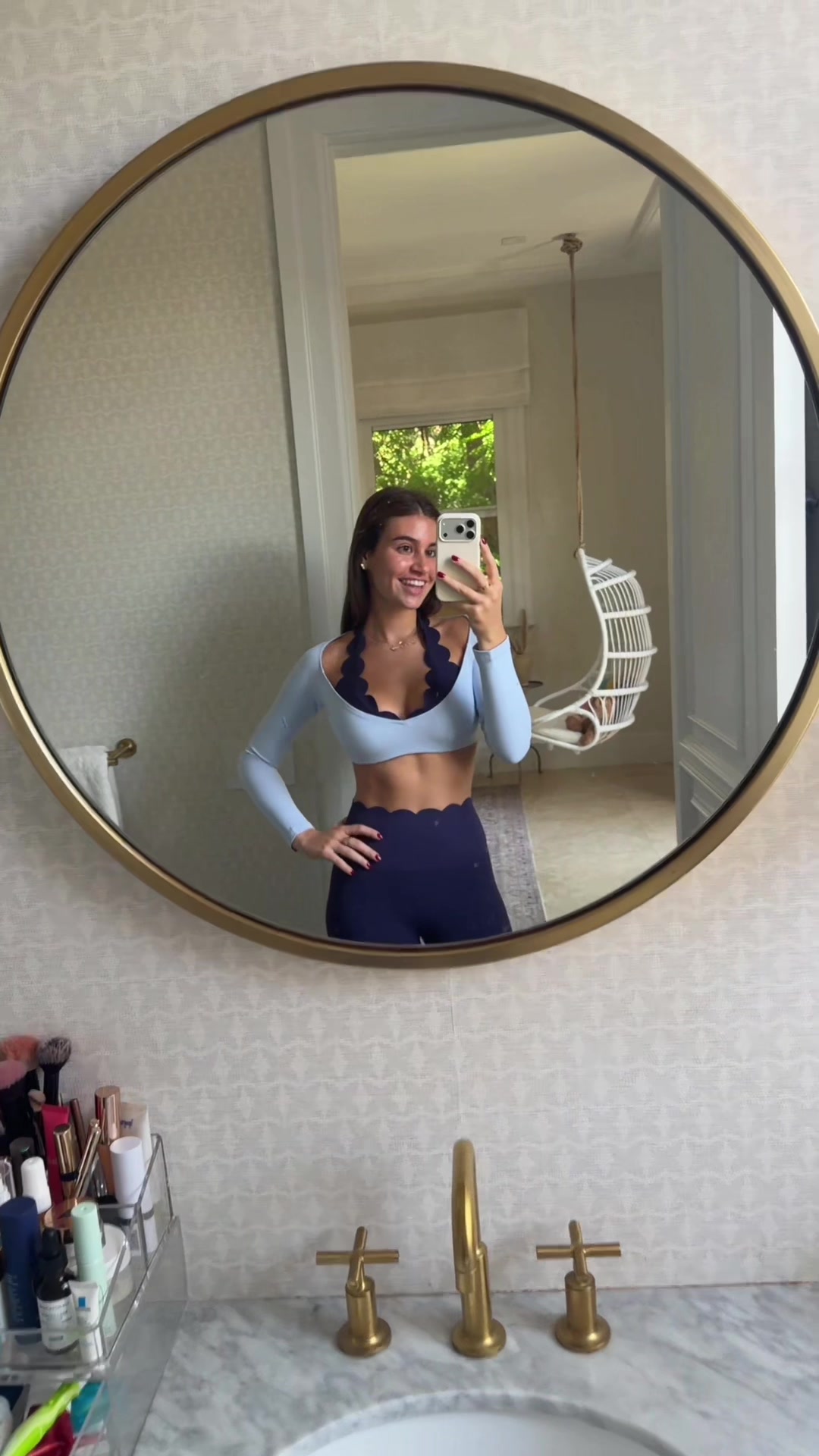 @_lucianalee