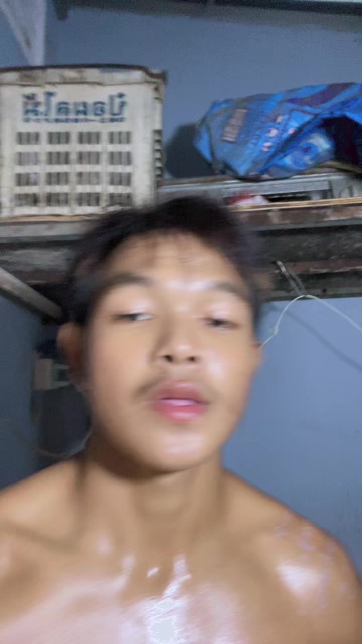 @បូរ ទំនើង