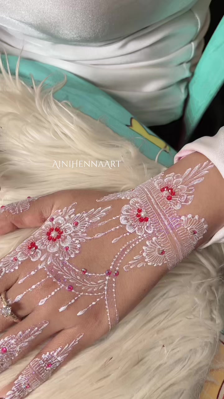 @Aini Henna