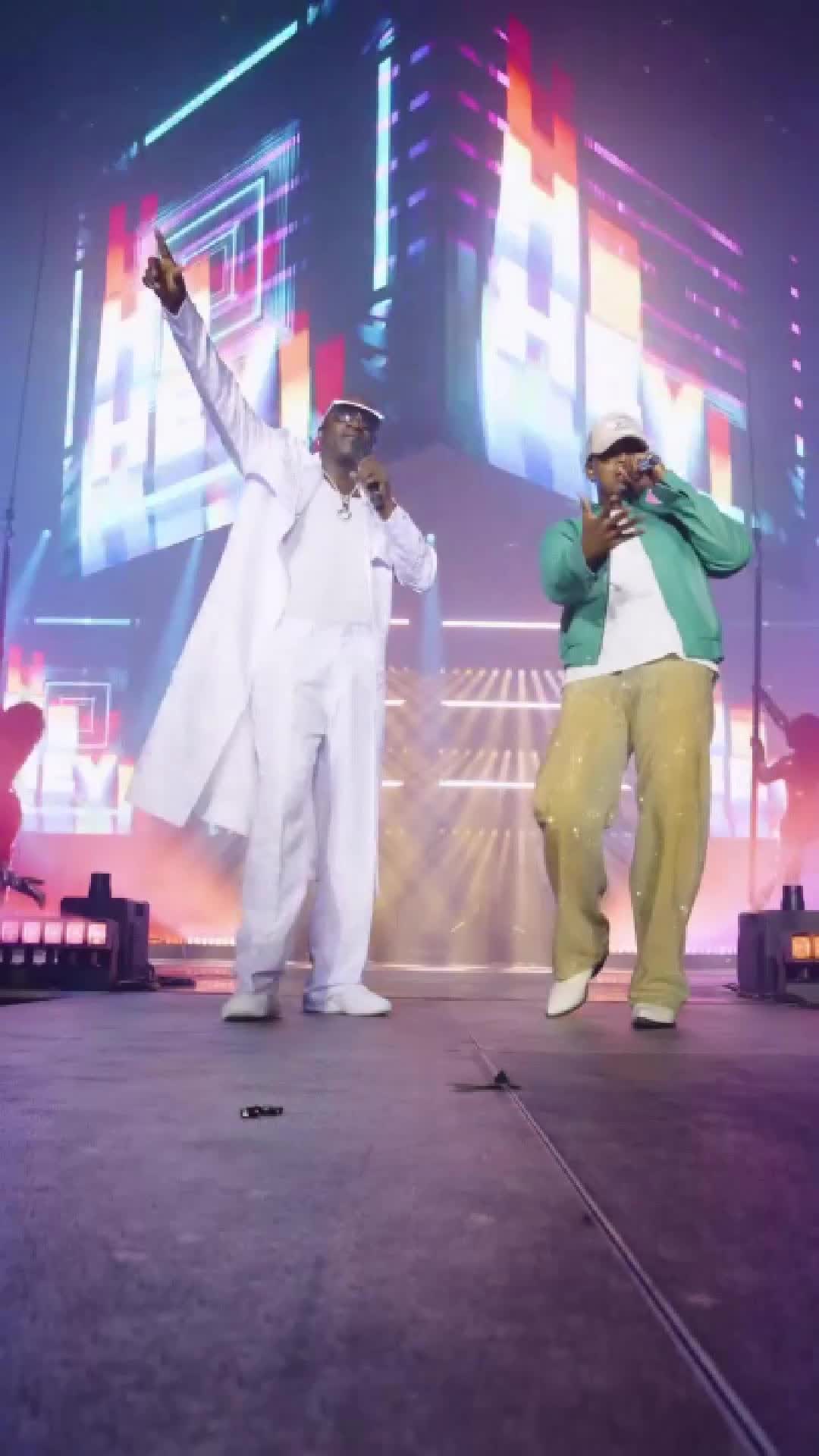 @AKON