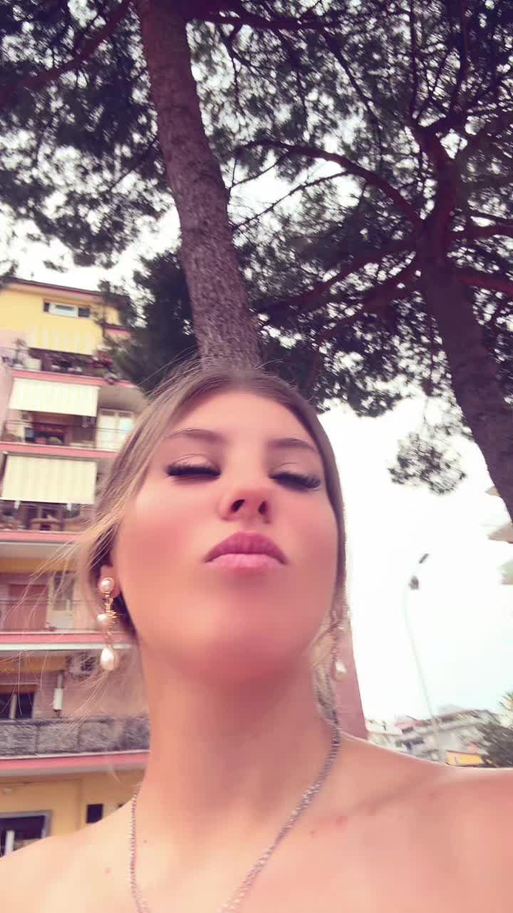 @𝒟𝑒𝒹𝑒🥀