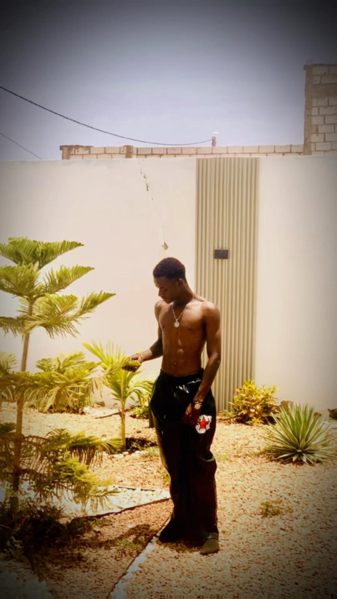 @ouz  ☠✌🇲🇷 🇬🇭