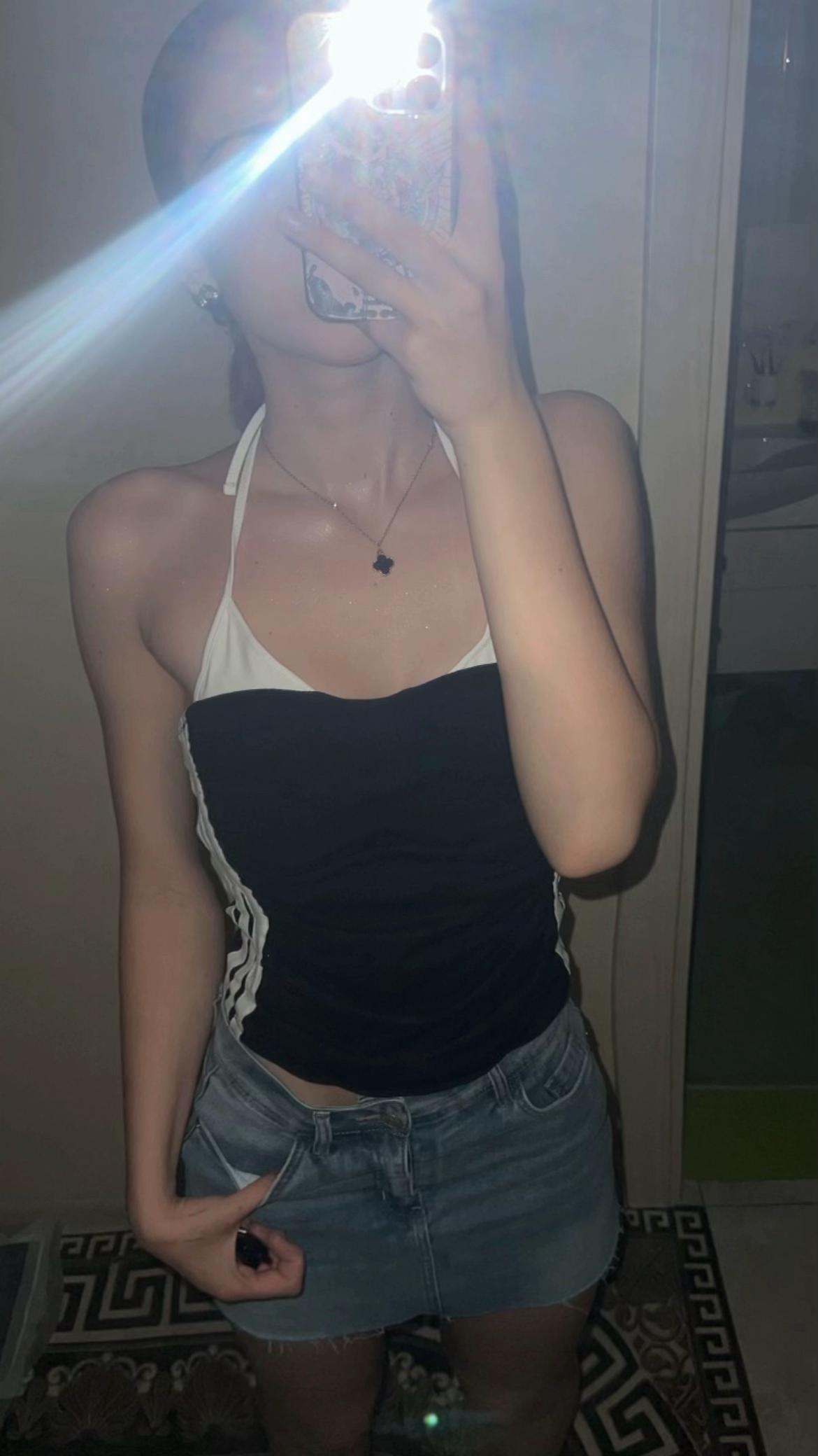 @stella_
