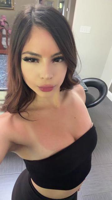 @👸