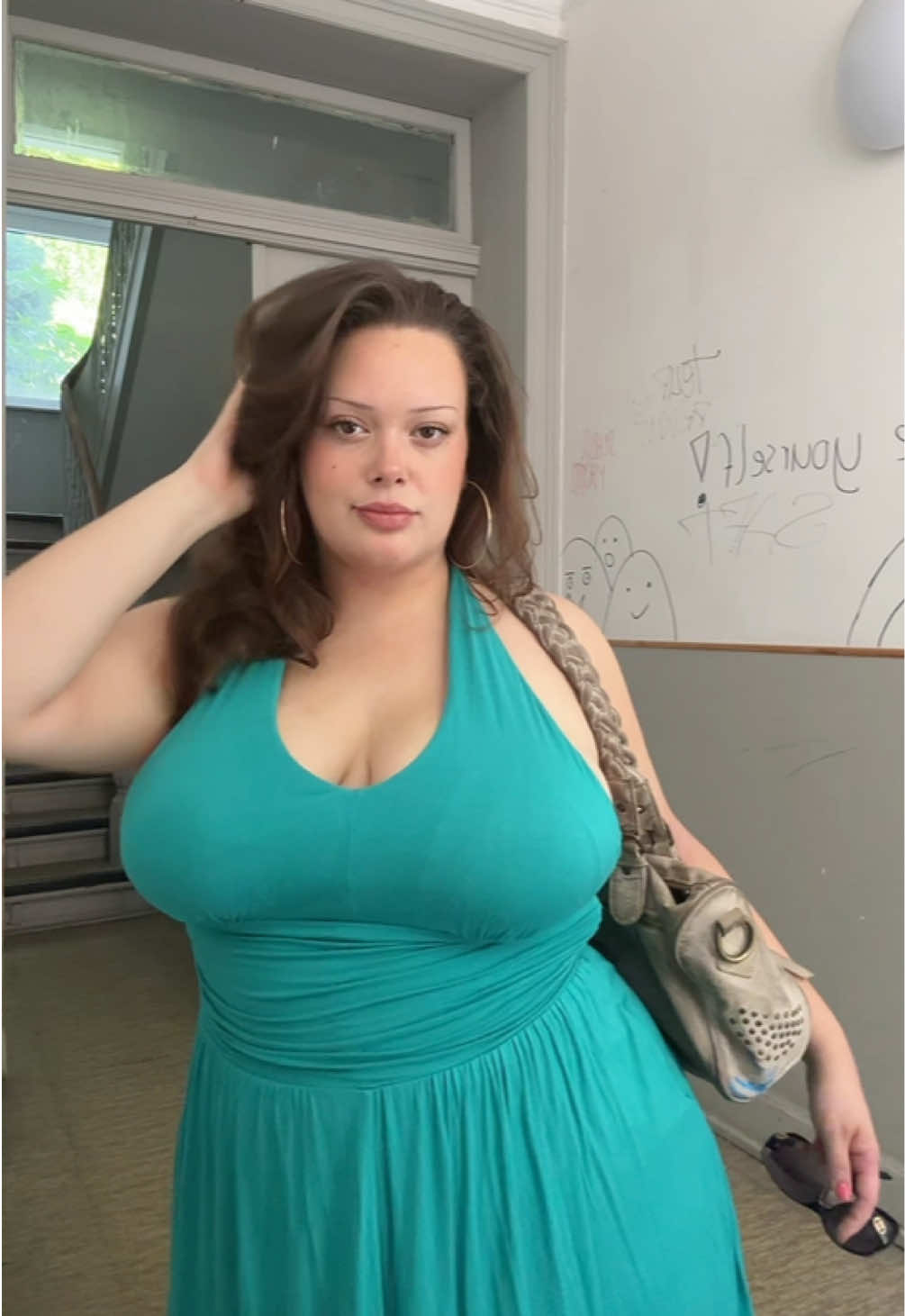 @Itscarlyy