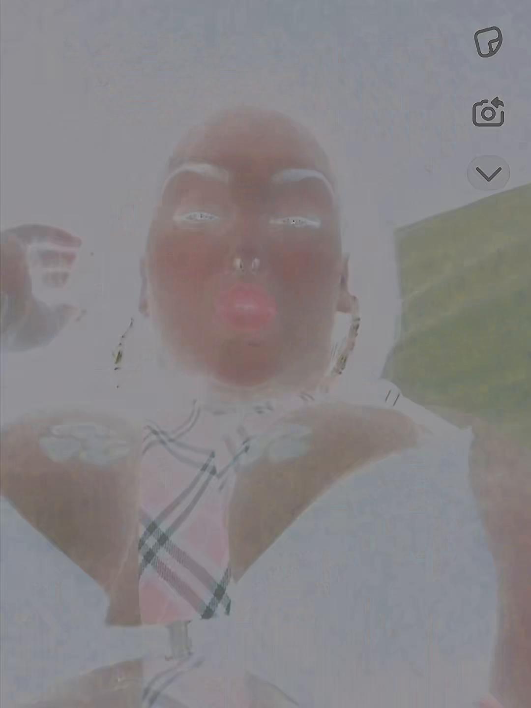 @Bombbeauty