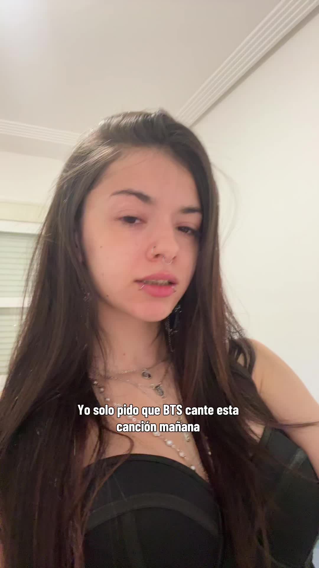 @minadamnnailz