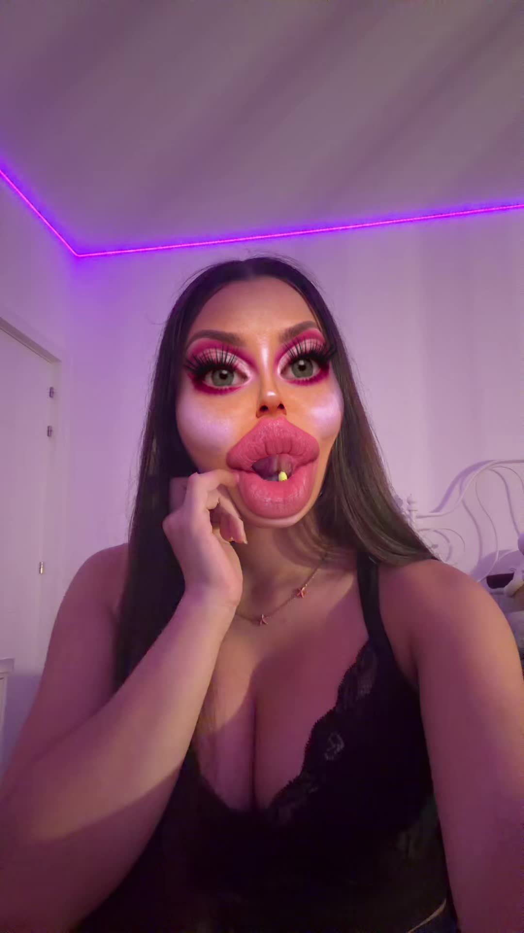@vicky