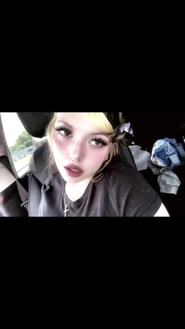 @_gothbarbie_666