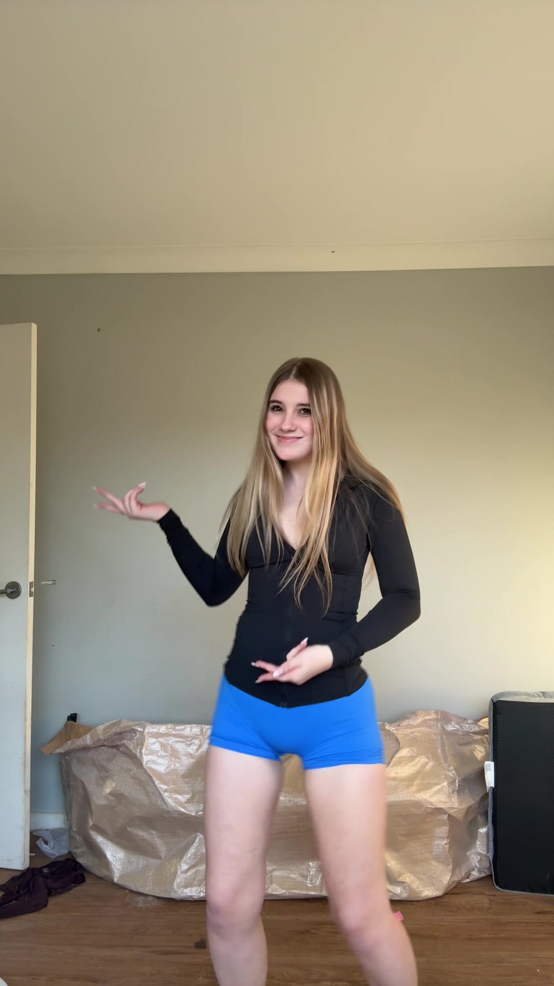 nene (@nenethebrunette) - Urlebird