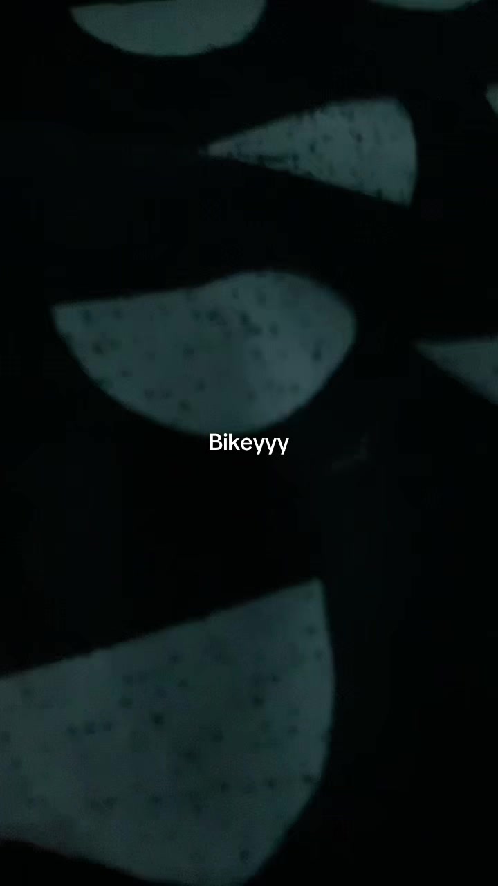 @⃟