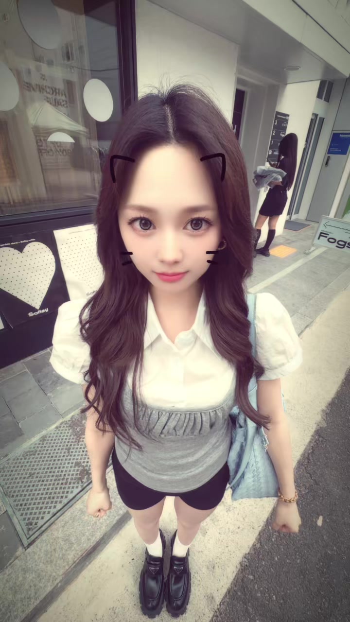 @유리나(ユリナ)🍒🌙
