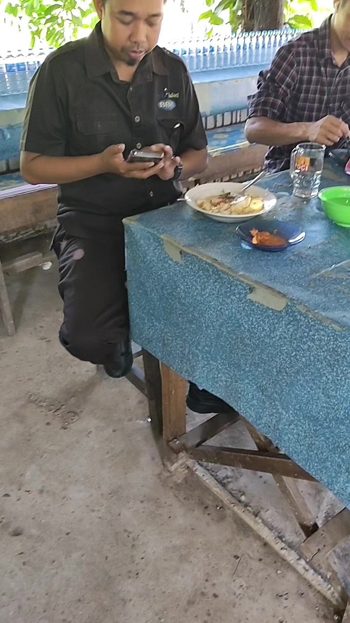 @warung katupat acil ella