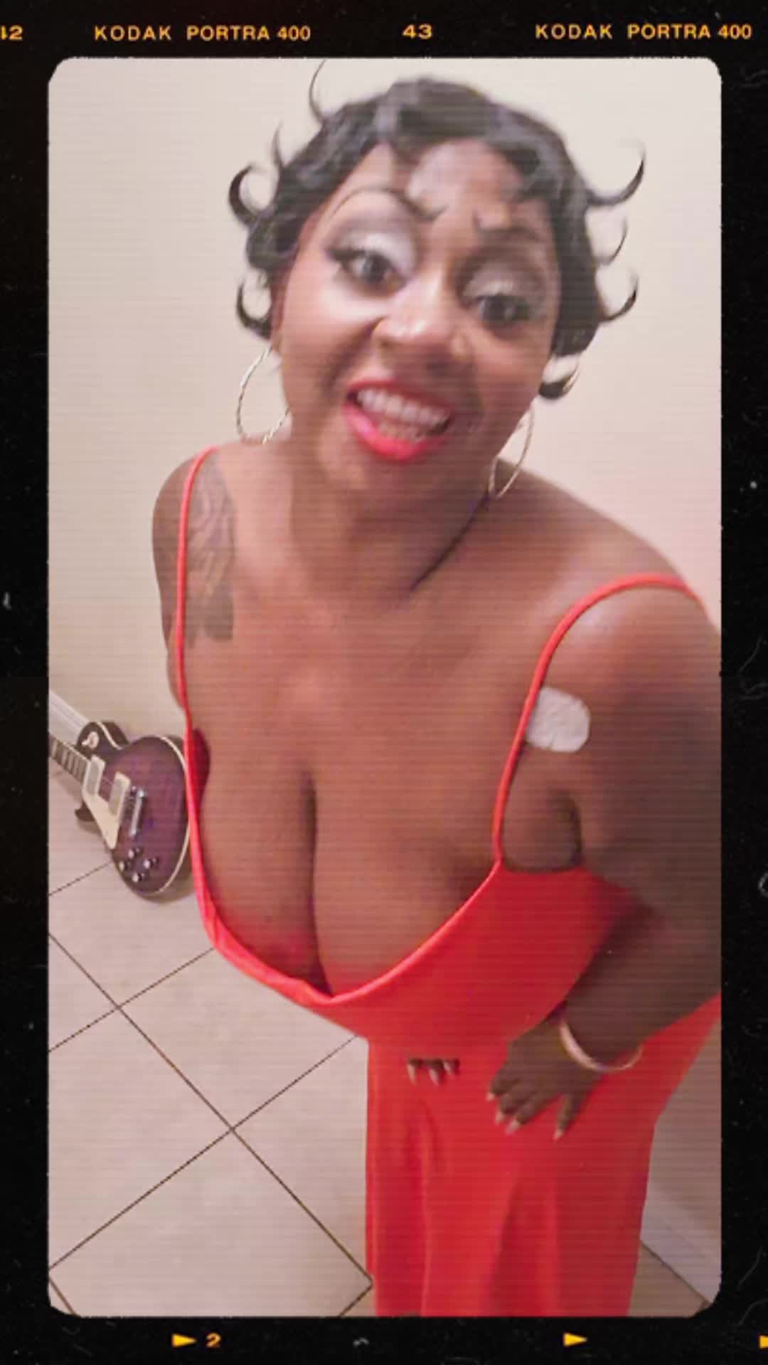 @Sativafieldz