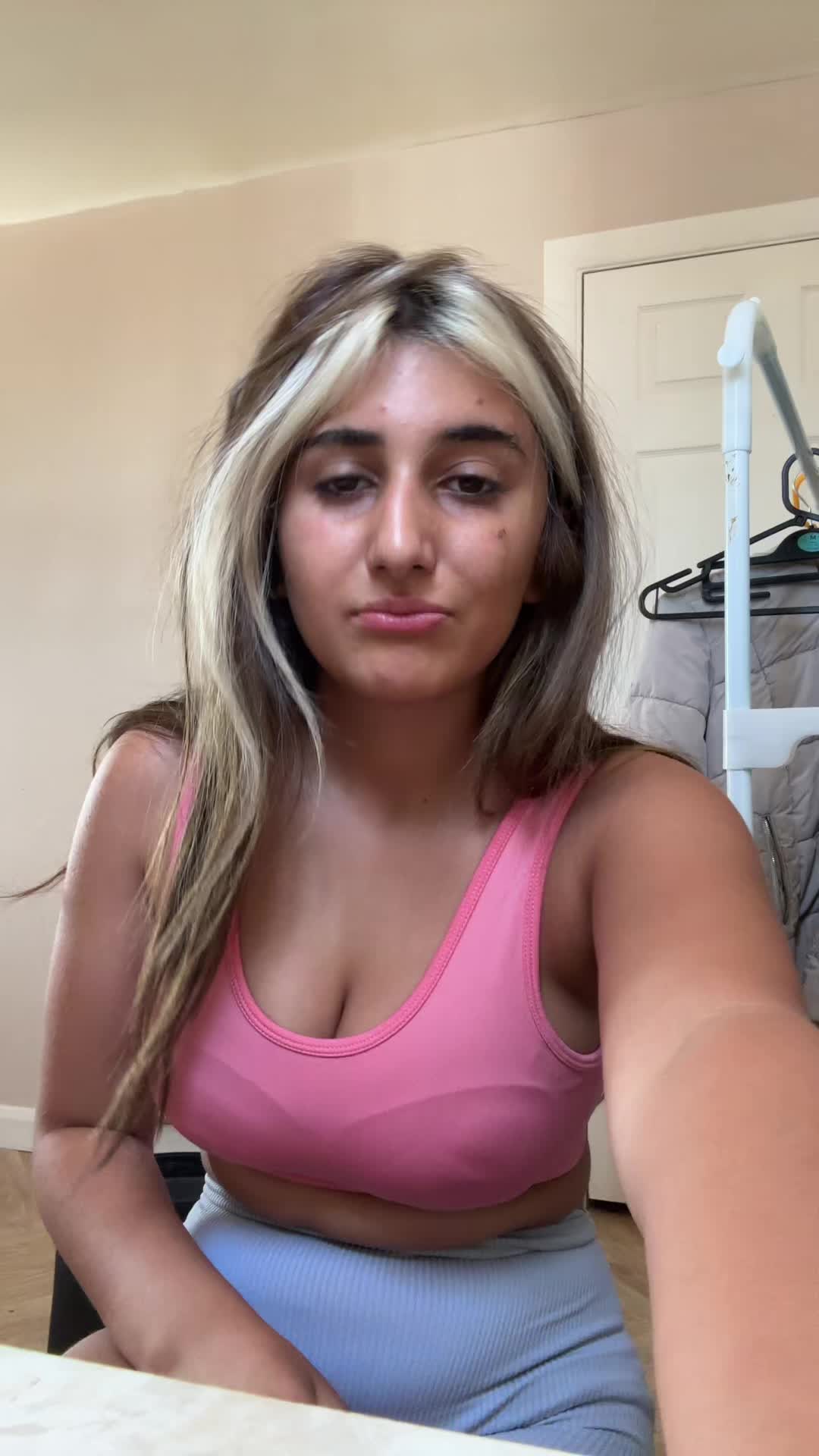 @leylalivexx
