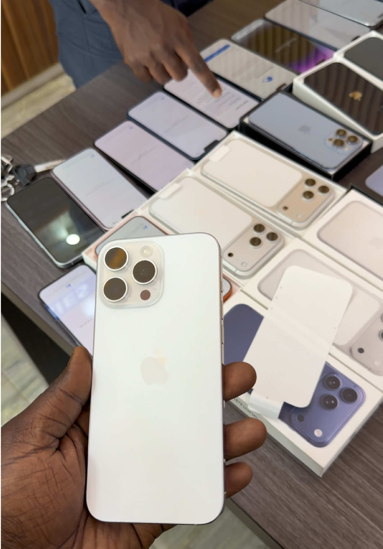 @Buy Apple 🇬🇲