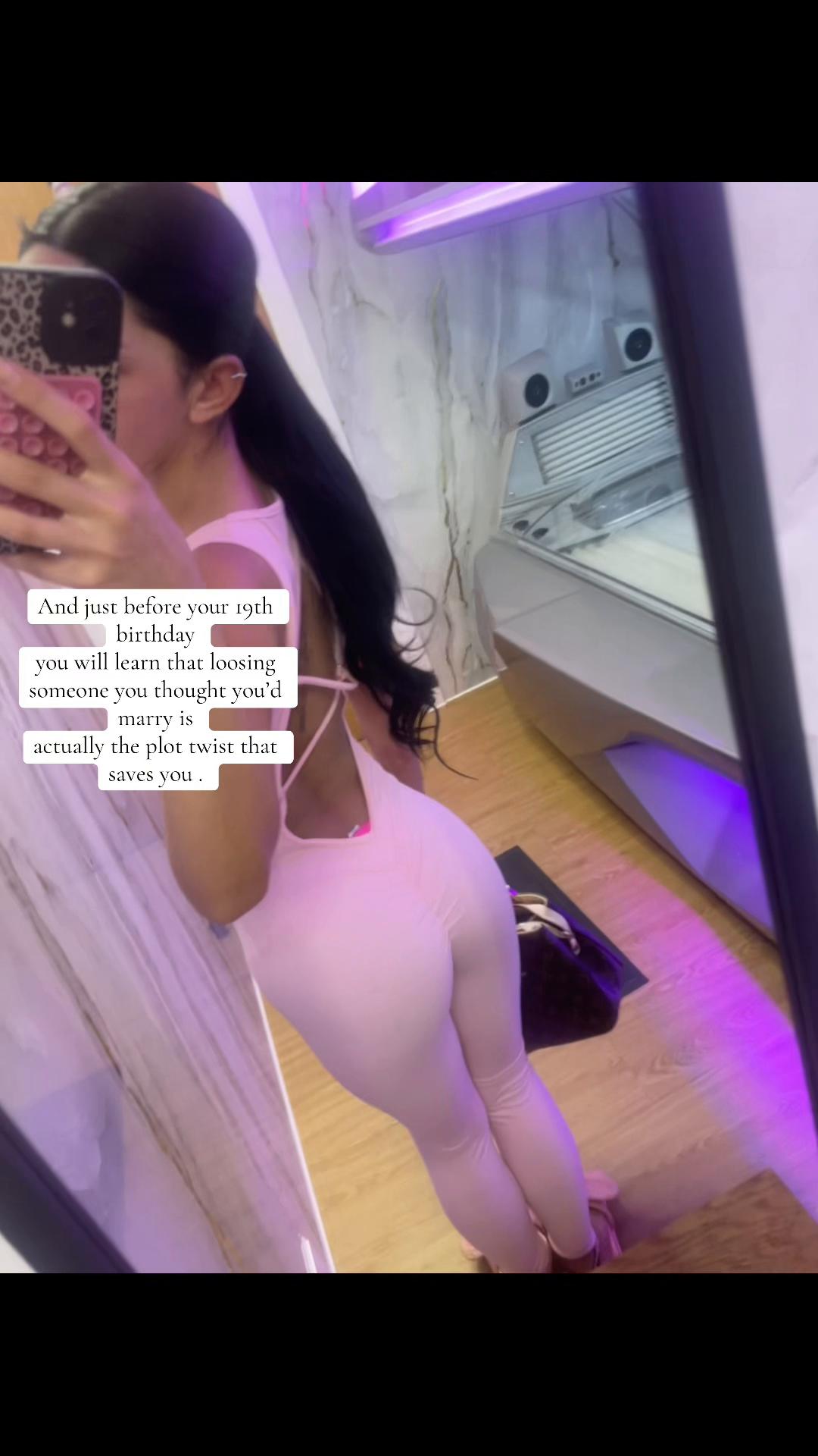 @Laylascottꨄ