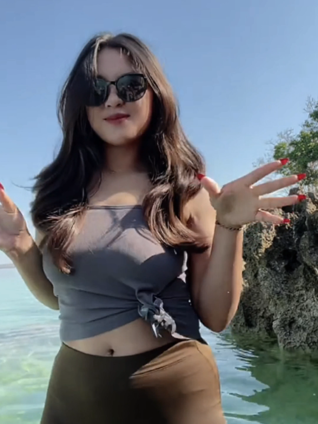 @Gemoy Menggigit 🍑