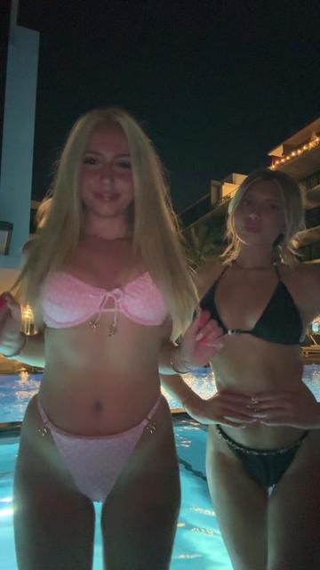 @🐚🪼🌅🏄🏼&zwj;♀️🐠👙