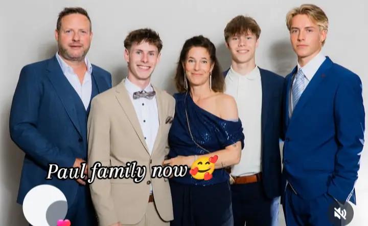 @Fanpage of Paul and sara