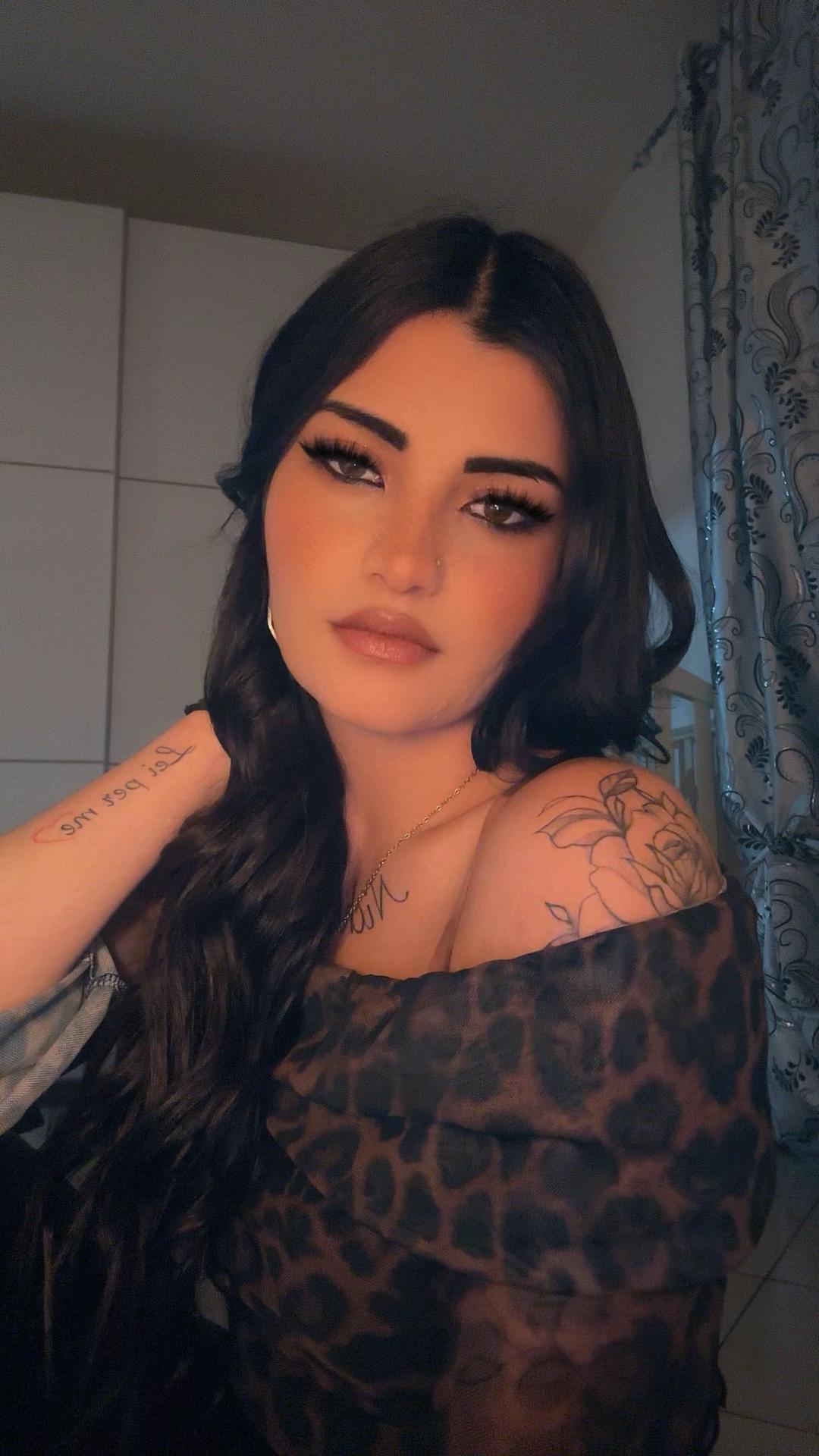 @Jenny🖤