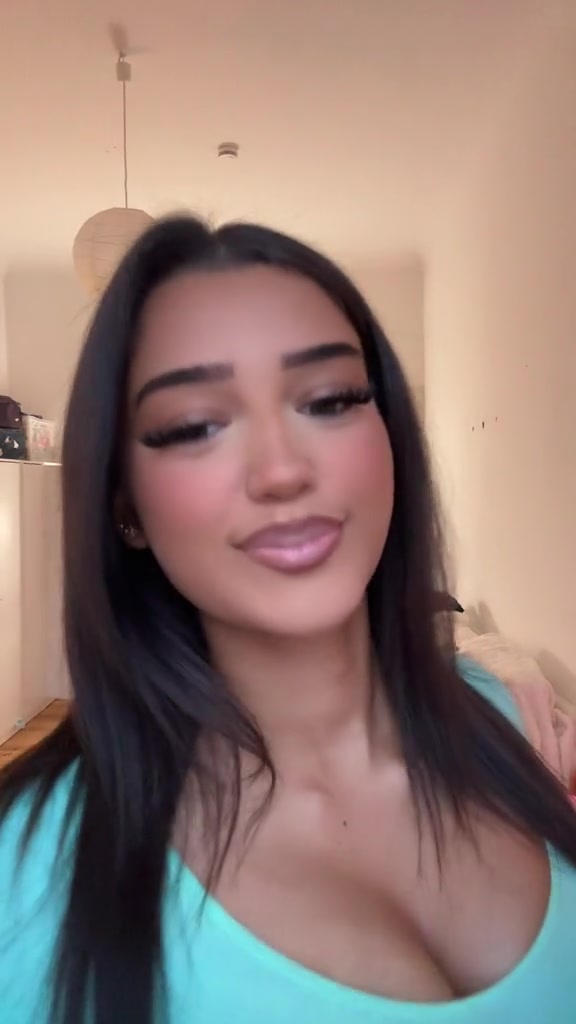 @🦄