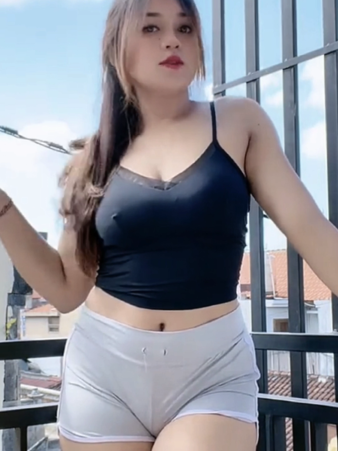 @Gemoy Menggigit 🍑