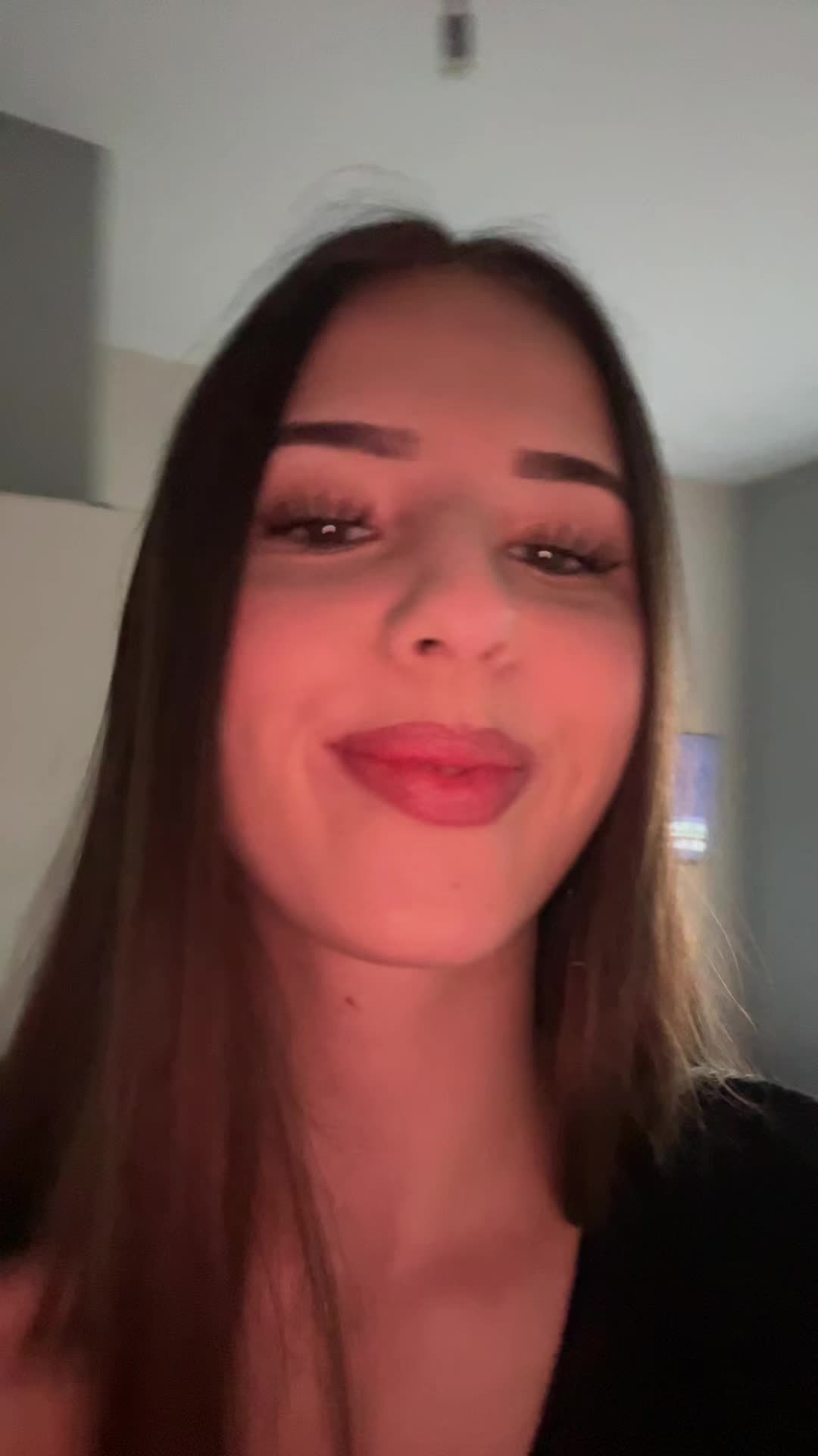@𝐌𝐚𝐣𝐚𝐂𝐫𝐚𝐜𝐤🍇