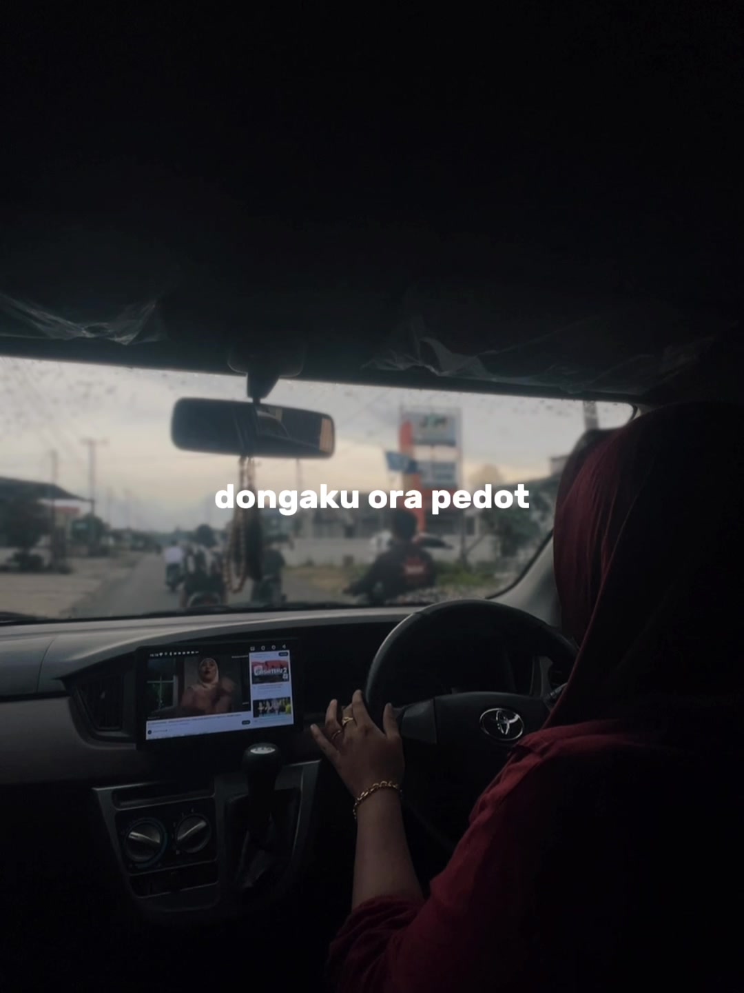 @🐝