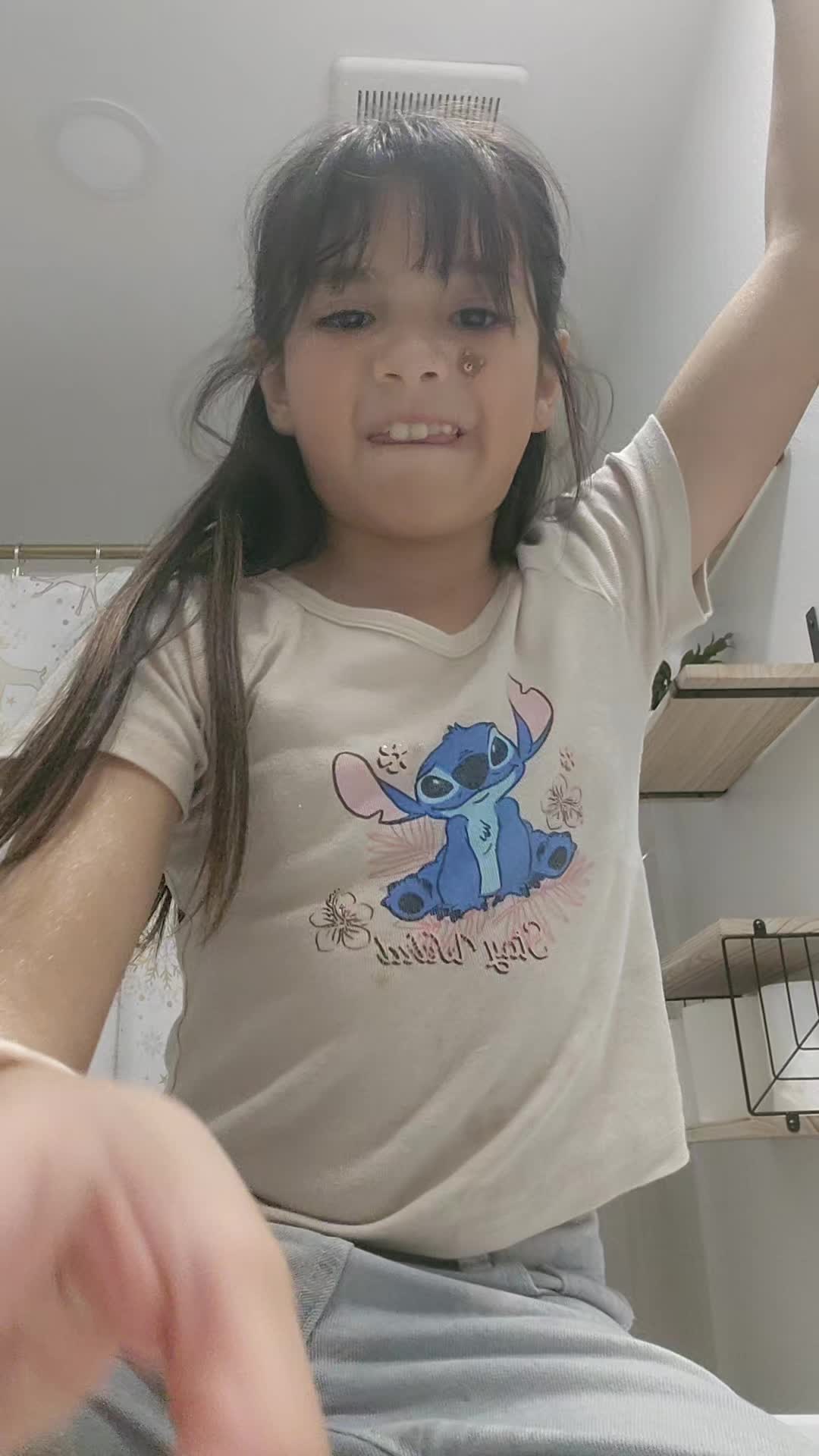 @Peque&ntilde;osLara