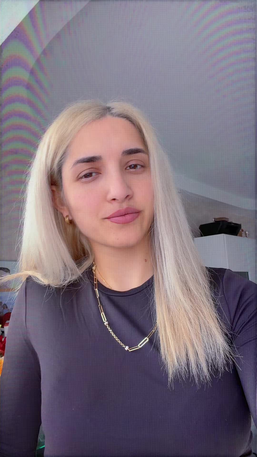 @Elena Laura.