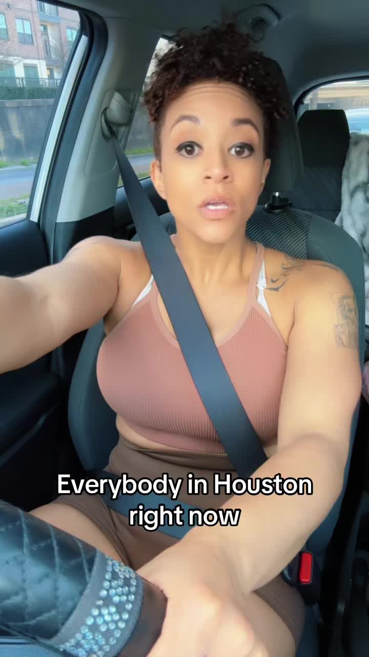 @Jazmondmonique