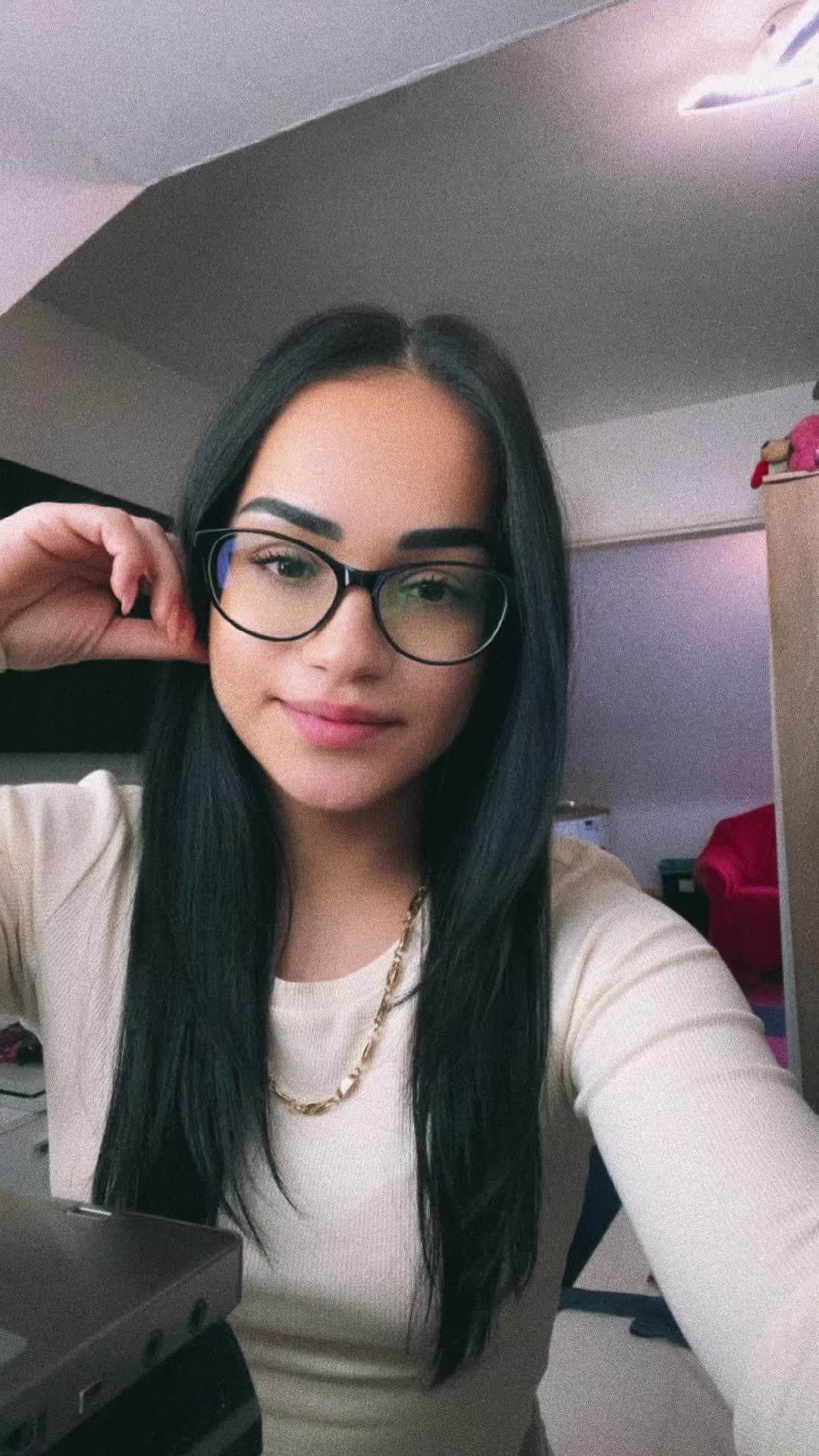 @A. ᥫ᭡