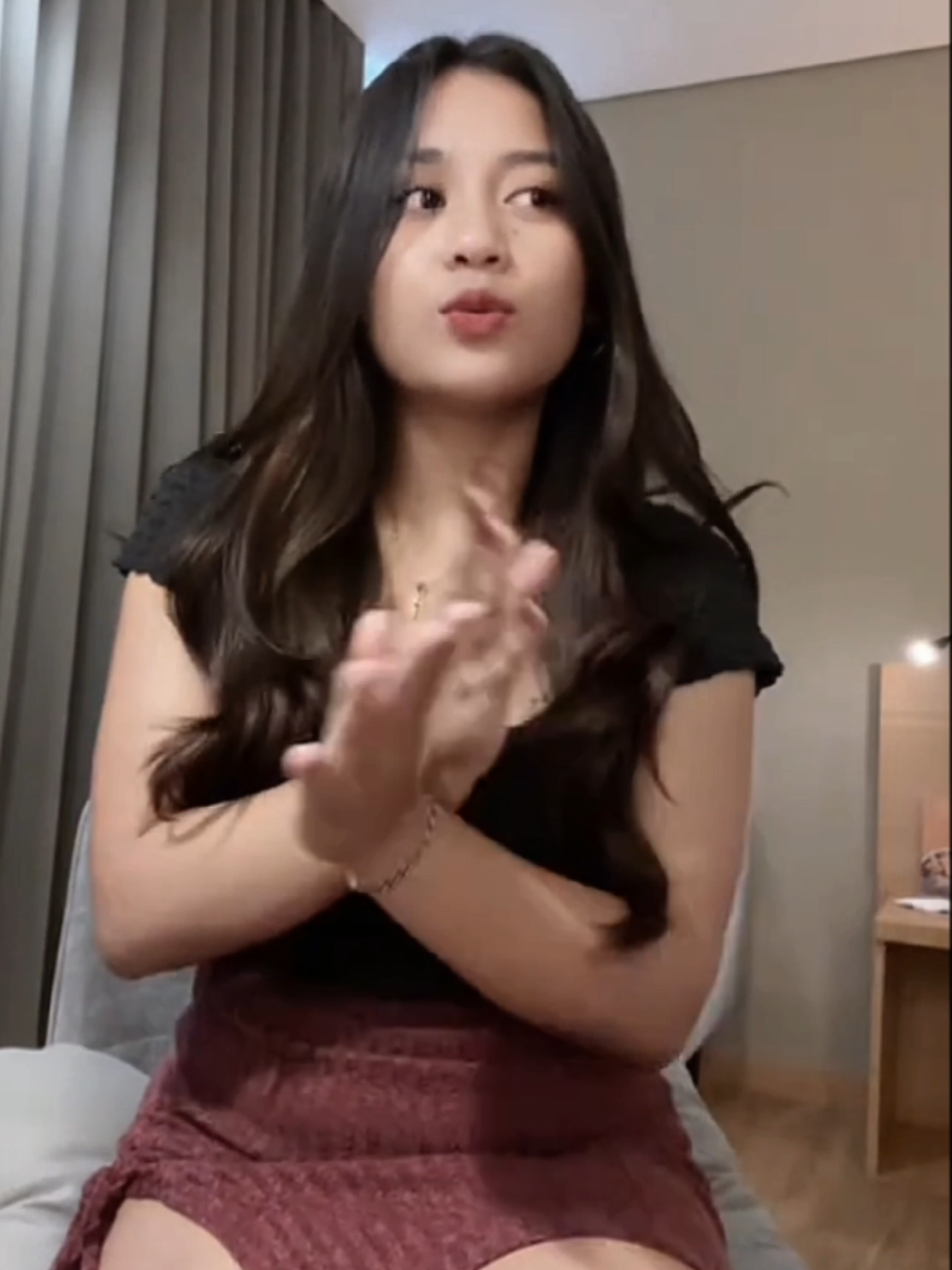 @Gemoy Menggigit 🍑