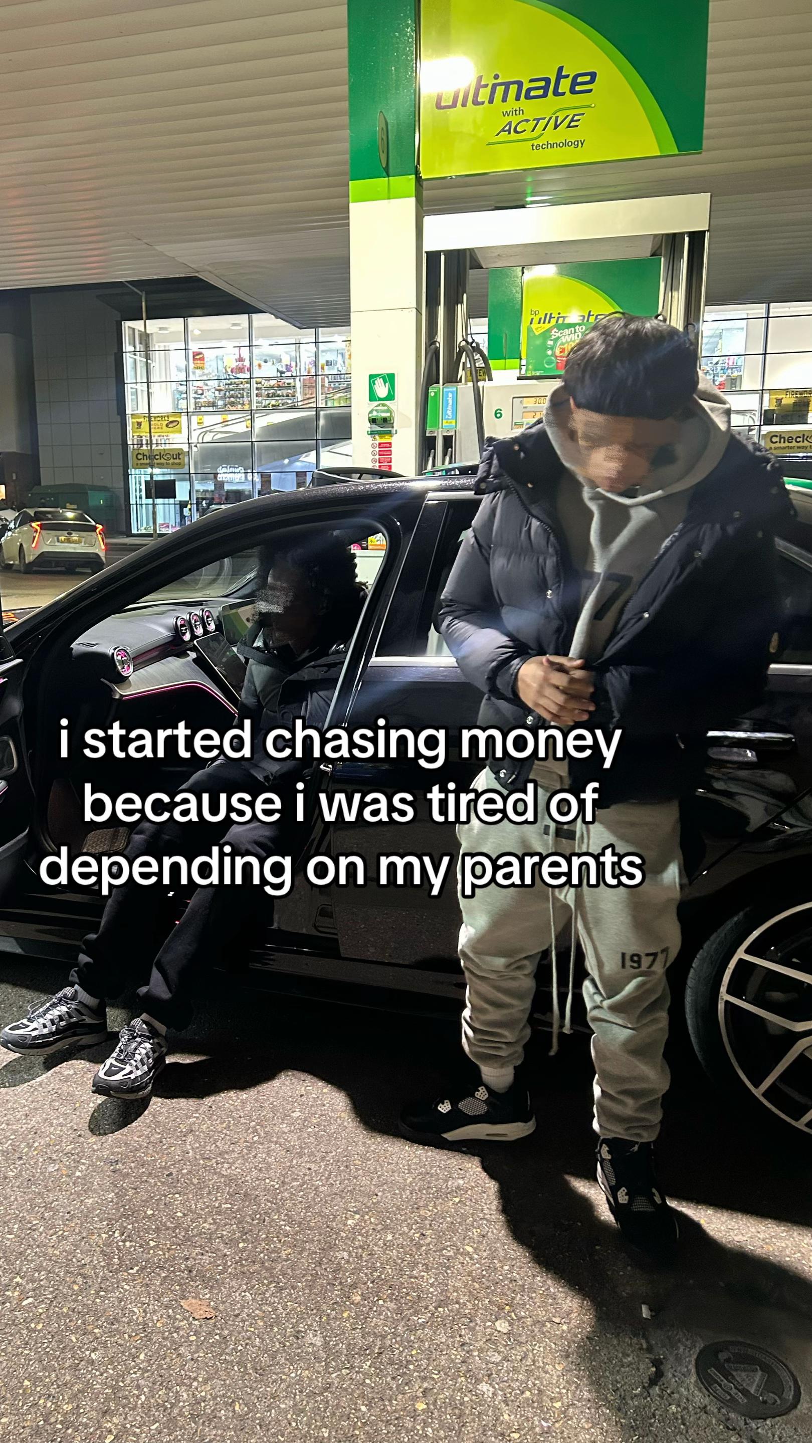 @️