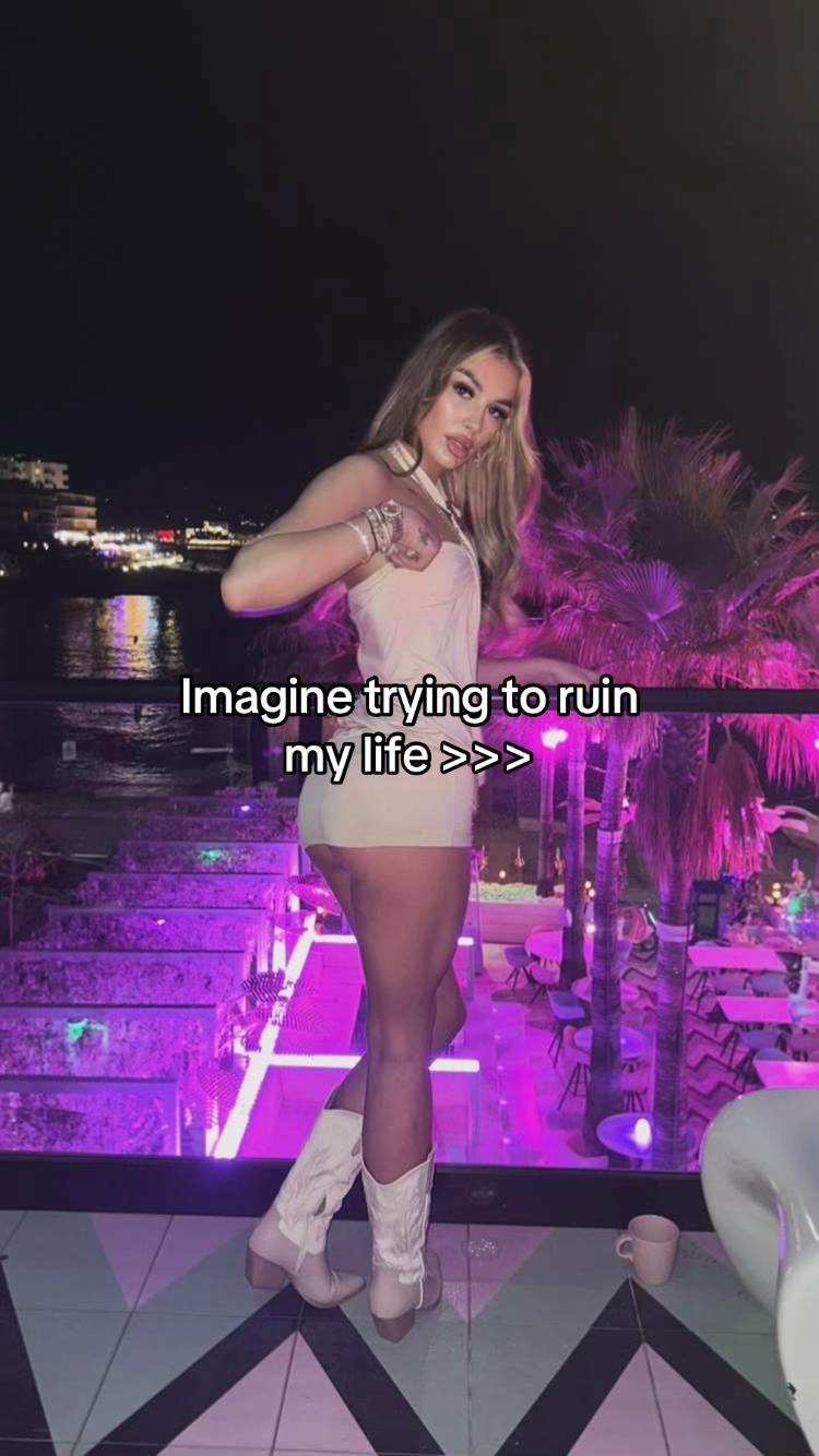 @Moo