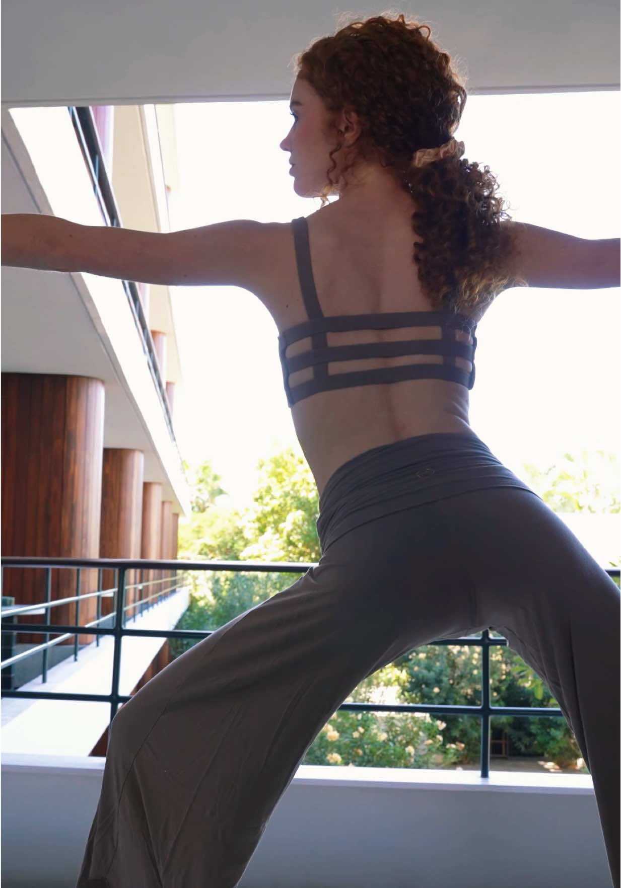 @lilredyoga