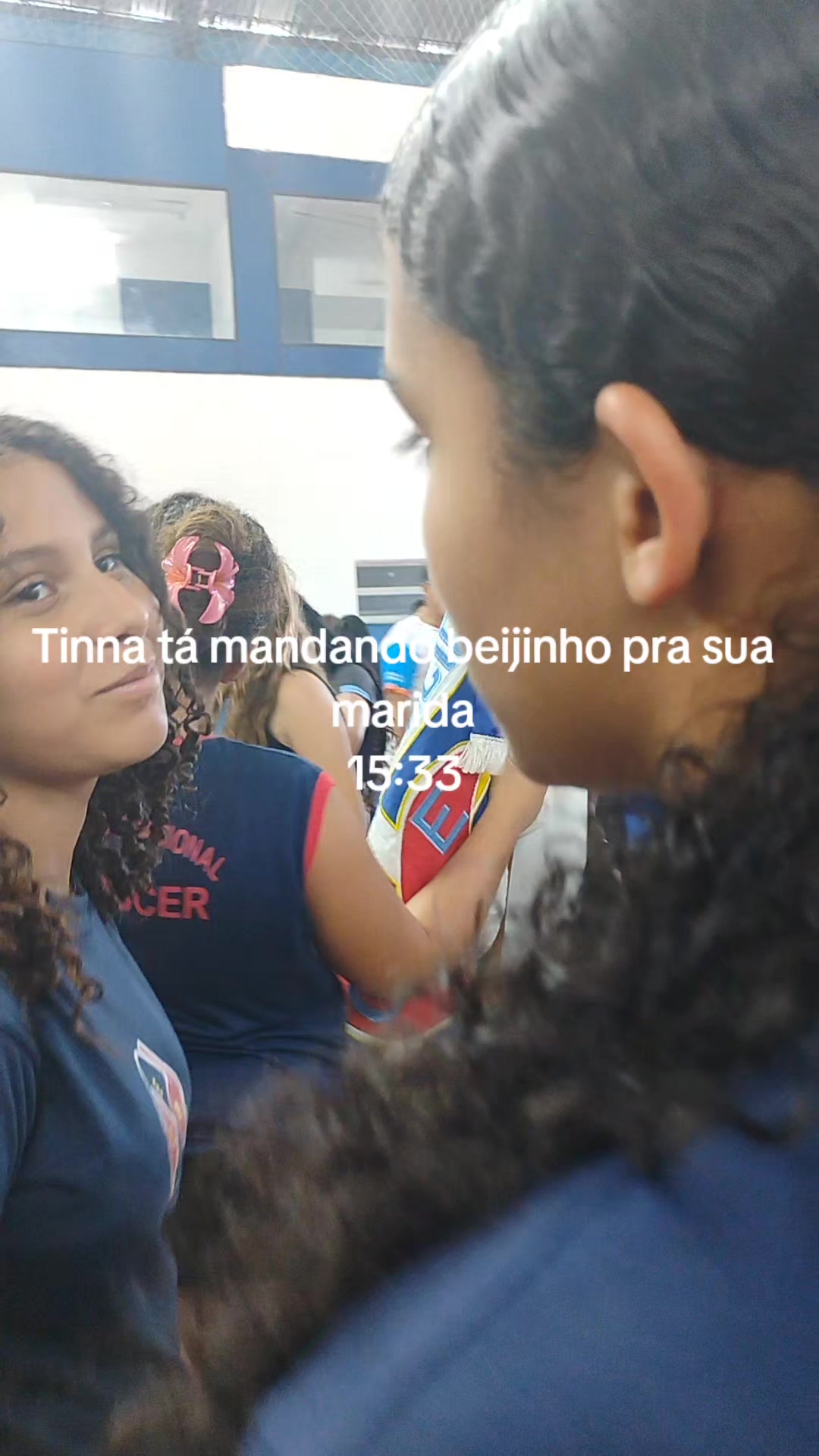 @O que a tinna faz na escola